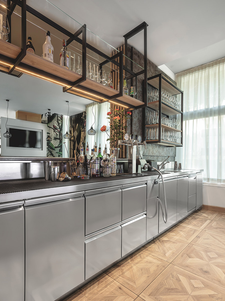 Prisma professional bar counters: a combination of design and